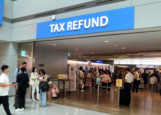 Tax Free sign at a store for the Korea tax refund for tourists