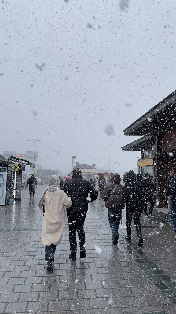 What to wear in Seoul in December long padded coat, thermal layers, gloves, and heat packs