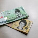 Korean won banknotes, a reminder that the menu price is the final price when tipping in Korea